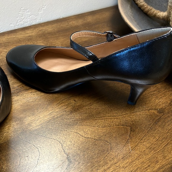 NWOT City Classified Mary Jane strap heeled shoes - Picture 8 of 11